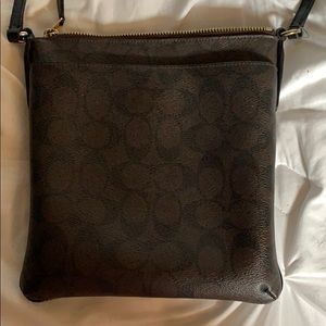 Coach Bags - Coach Shoulder Purse Coach Bags - Coach Shoulder Purse